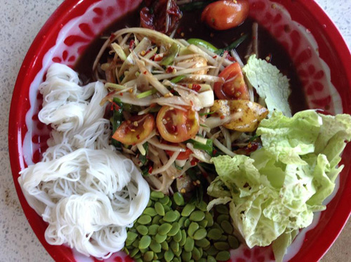 ร้านส้มตำถาด,ตำถาด