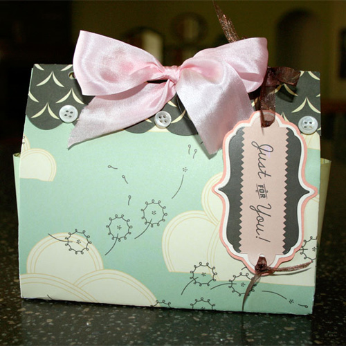 ห่อของขวัญปีใหม่แบบ D.I.Y. 