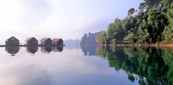 ที่พักริมน้ำ