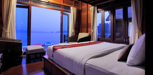 ที่พักริมน้ำ