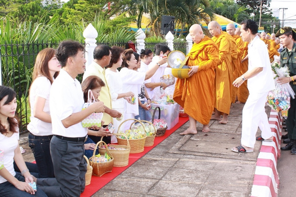 งานอิ่มบุญ สุขใจ กับงานเทศกาลวิสาขบูชา