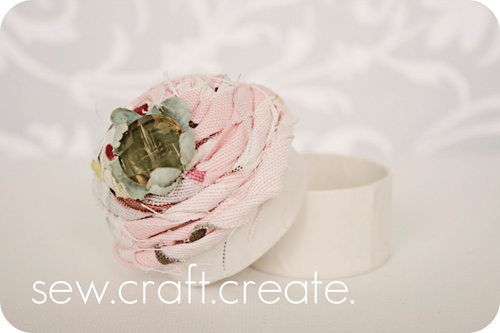 ห่อของขวัญปีใหม่แบบ D.I.Y. 