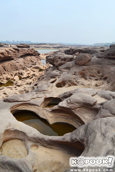 สามพันโบก