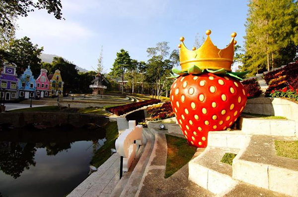  สตรอว์เบอร์รี ทาวน์ (Strawberry Town)