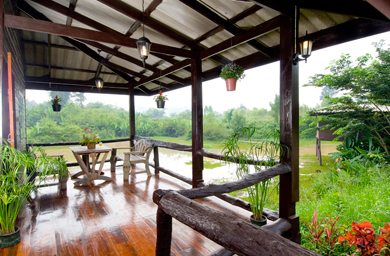 ที่พักริมน้ำ