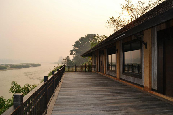 ที่พักริมน้ำ