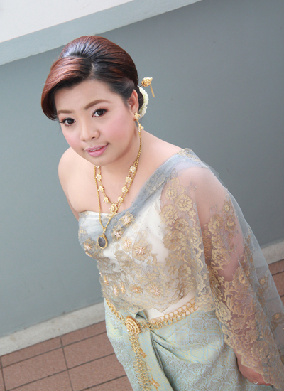 ทรงผมเจ้าสาวชุดไทย