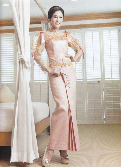 ชุดแต่งงานแบบไทย