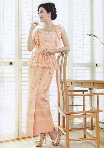 ชุดแต่งงานแบบไทย