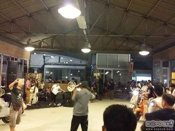 Train Night Market Ratchada