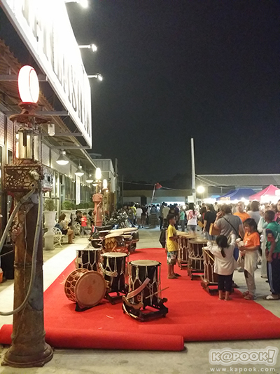 Train Night Market Ratchada