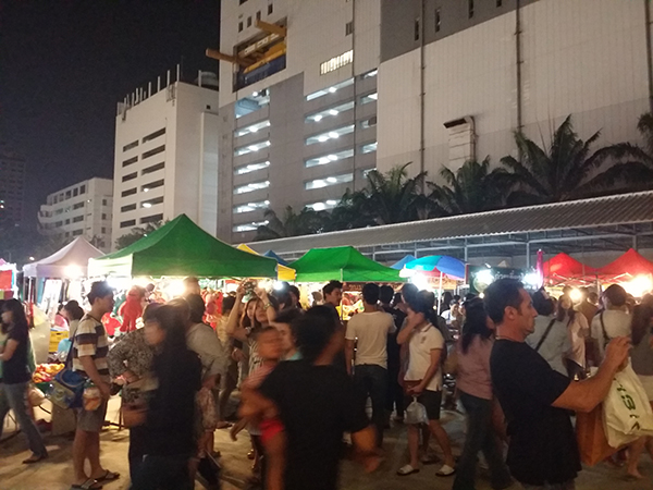 Train Night Market Ratchada