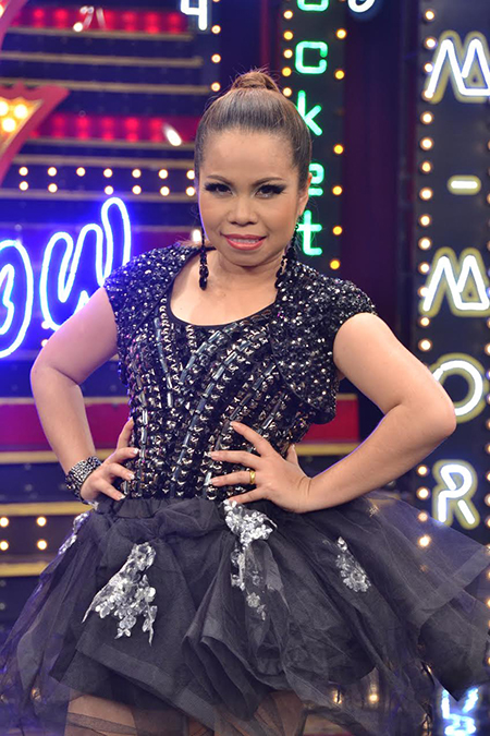 สงกรานต์เมษา ผ้าขาวม้าครองโลก