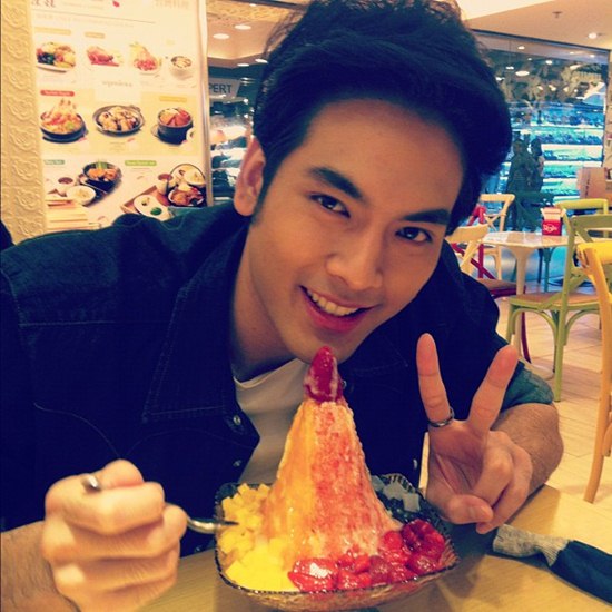 บอม ธนิน ประวัติ