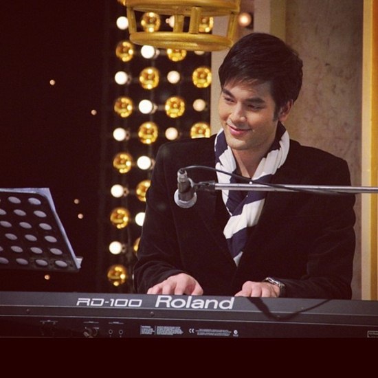 บอม ธนิน ประวัติ