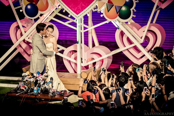 ชมเต็ม ๆ ภาพงานแต่ง ป๋อ-เอ๋ ในฉบับหวานปนฮา