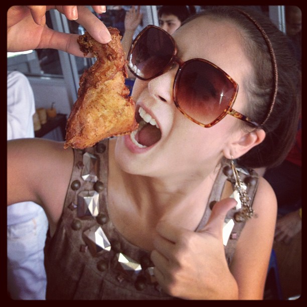 ไก่ทอดเดชา เวียร์ บ๊วย