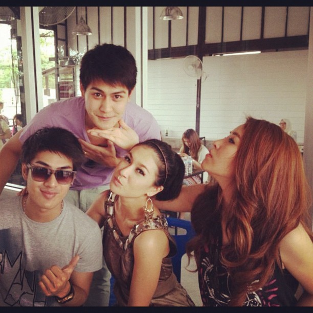 ไก่ทอดเดชา เวียร์ บ๊วย