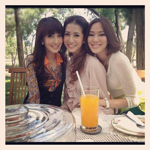 โจอี้ อรวิภา กนกนทีสวัสดิ์  ภูผาแพรไหม
