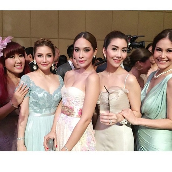 พลอย เฌอมาลย์ งานแต่งชมพู่ น็อต