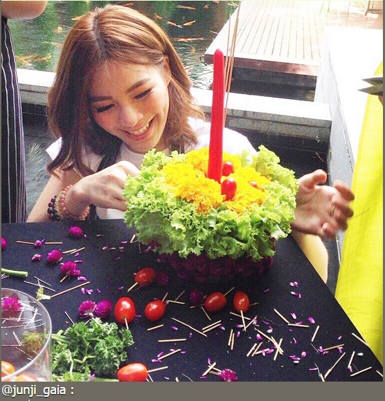 ดาราลอยกระทง 2557