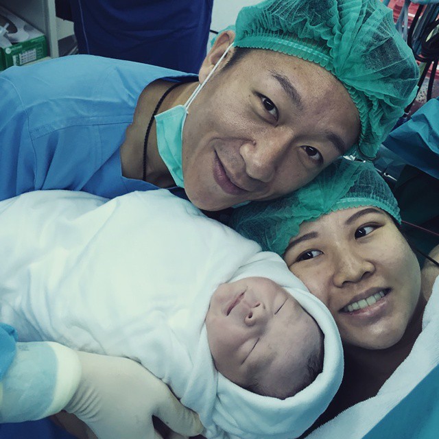 ภรรยา พล วงแคลช คลอดลูกชายตั้งชื่อ น้องพร้อม