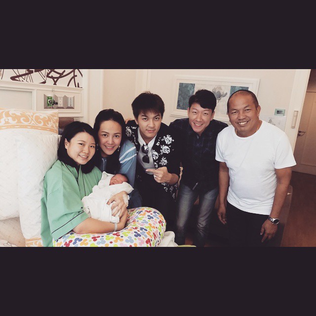ภรรยา พล วงแคลช คลอดลูกชายตั้งชื่อ น้องพร้อม