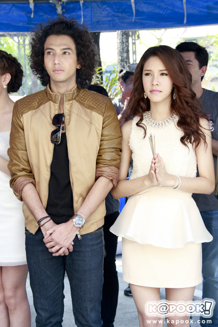 บวงสรวง ละครชุด สามหัวใจเสริมใยเหล็ก