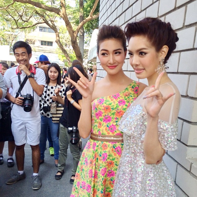 ปีกมงกุฎ บวงสรวง