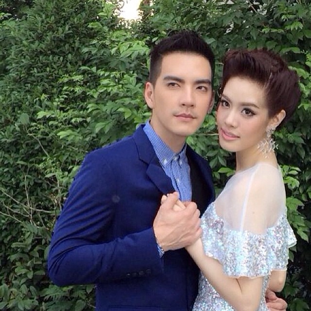 ปีกมงกุฎ บวงสรวง