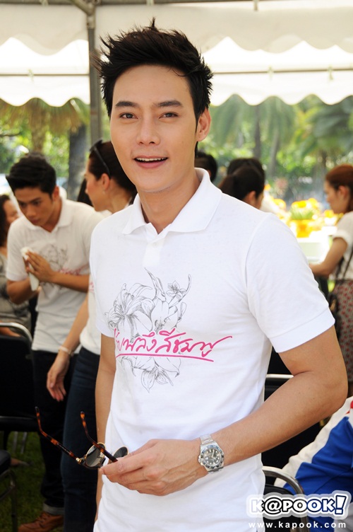 ละคร พลับพลึงสีชมพู บวงสรวง