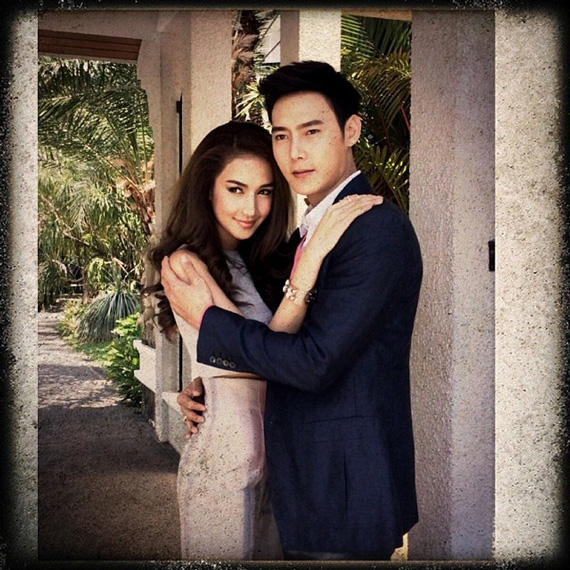 ละคร พลับพลึงสีชมพู