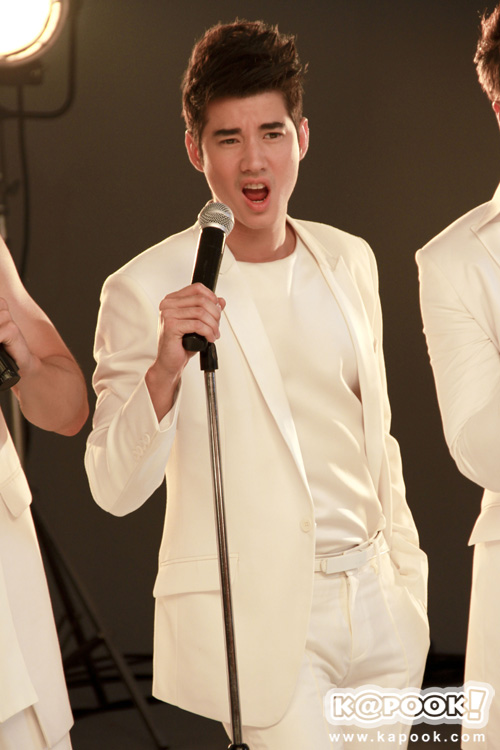 ภาพเบื้องหลังถ่าย โปสเตอร์คอนเสิร์ต Give Me 5