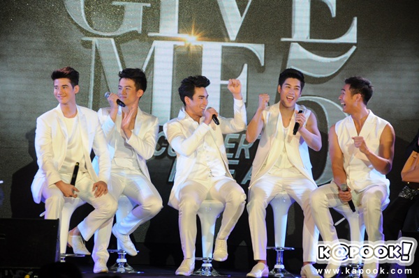 แถลงข่าว Give me five คอนเสิร์ต เรท A