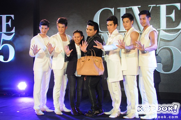 แถลงข่าว Give me five คอนเสิร์ต เรท A