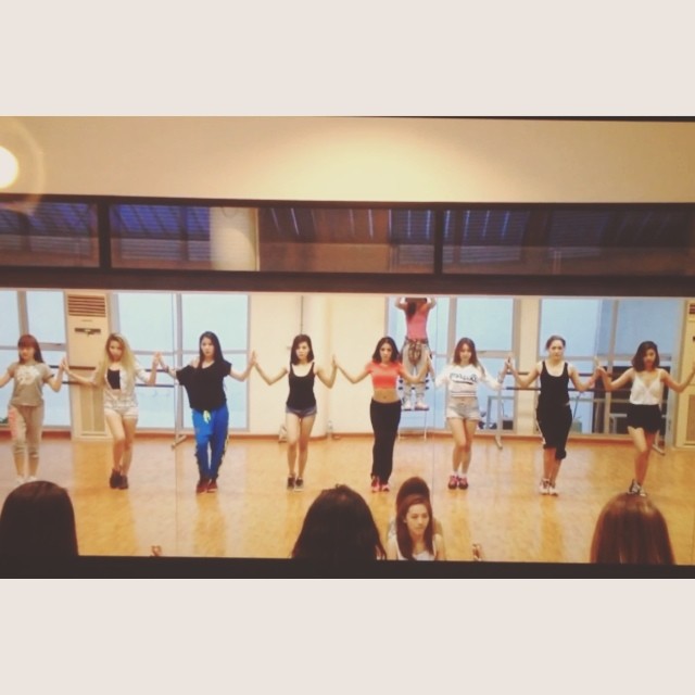 ใบเตย อาร์สยาม - กระแต อาร์สยาม ชุดซ้อมเต้น