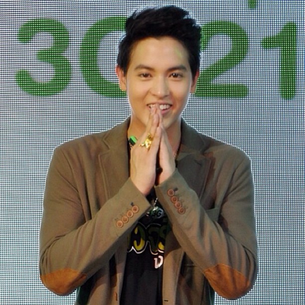 เจมส์ จิรายุ