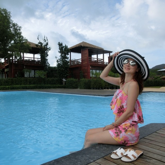 หมออ้อย จุฑารัตน์ ชุดว่ายน้ำ