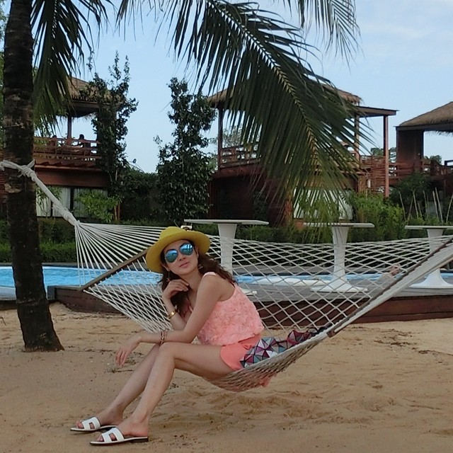 หมออ้อย จุฑารัตน์ ชุดว่ายน้ำ