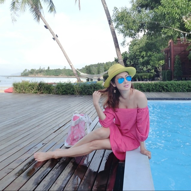 หมออ้อย จุฑารัตน์ ชุดว่ายน้ำ