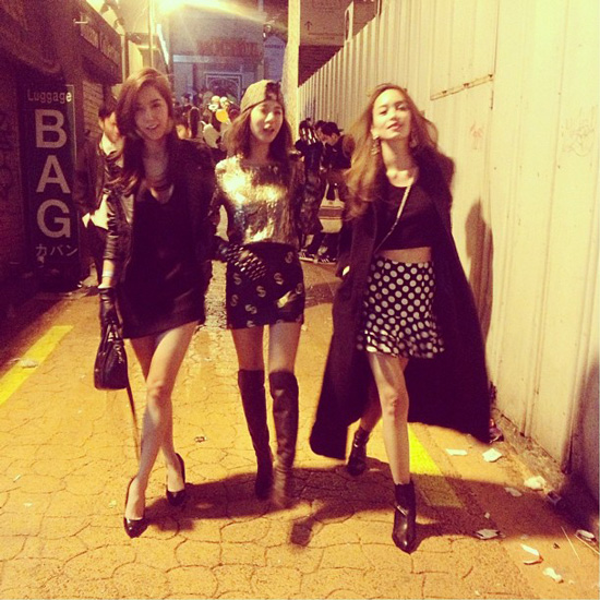  คริส หอวัง - ไอซ์ อภิษฎา - บี น้ำทิพย์ เที่ยวเกาหลี พร้อมปาร์ตี้ฮาโลวีน