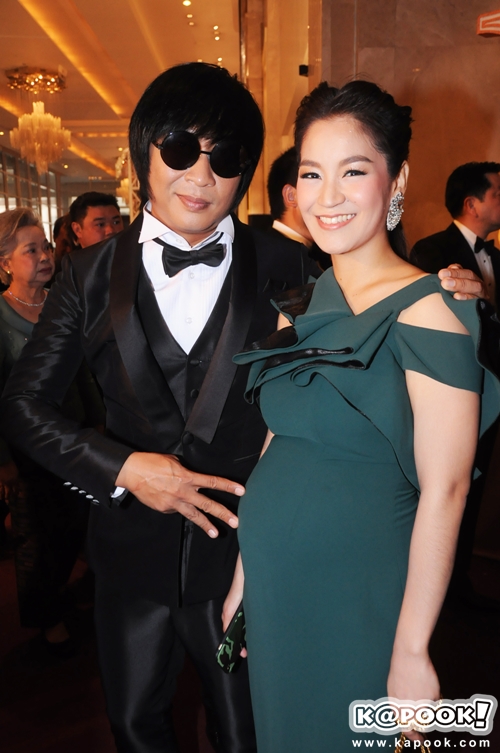 คู่รักดารา ร่วม งานแต่ง ชมพู่ น็อต