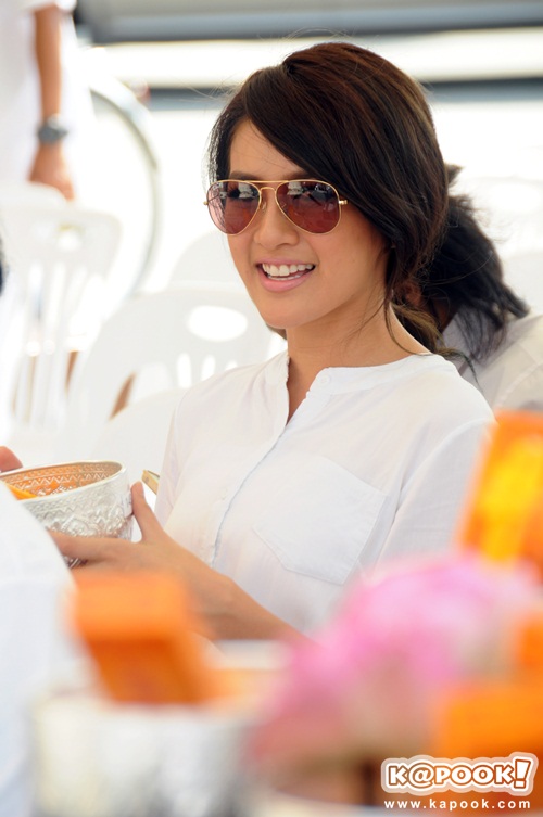 พิธีไหว้ครูและครอบครู บริษัท พอดีคำ ประจำปี 2558