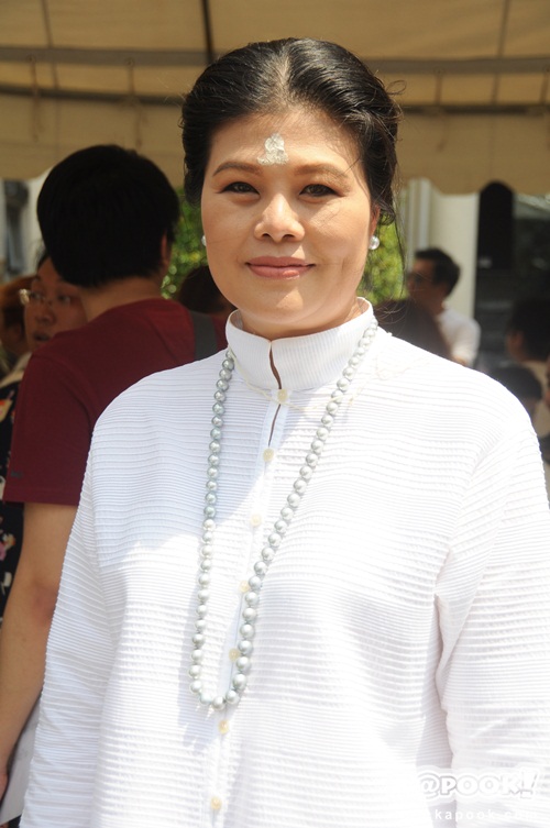 พิธีไหว้ครูและครอบครู บริษัท พอดีคำ ประจำปี 2558