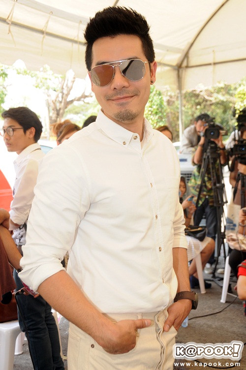 พิธีไหว้ครูและครอบครู บริษัท พอดีคำ ประจำปี 2558