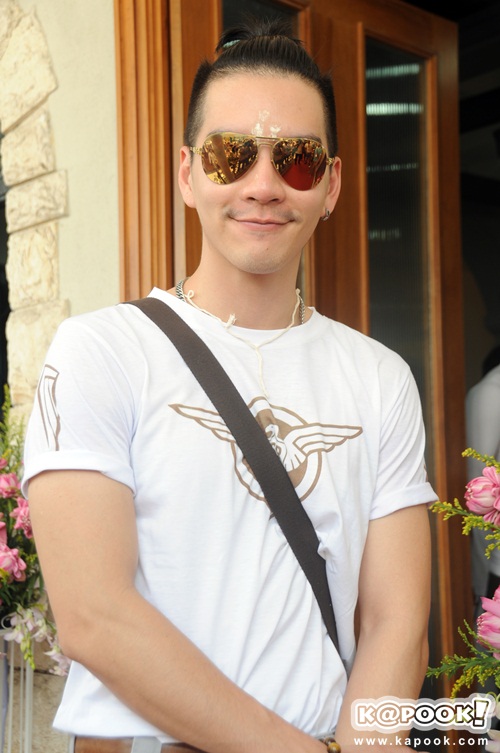 พิธีไหว้ครูและครอบครู บริษัท พอดีคำ ประจำปี 2558