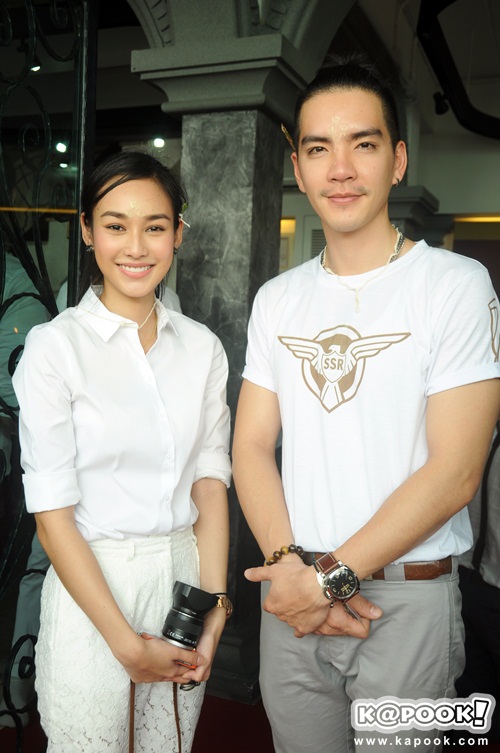 พิธีไหว้ครูและครอบครู บริษัท พอดีคำ ประจำปี 2558