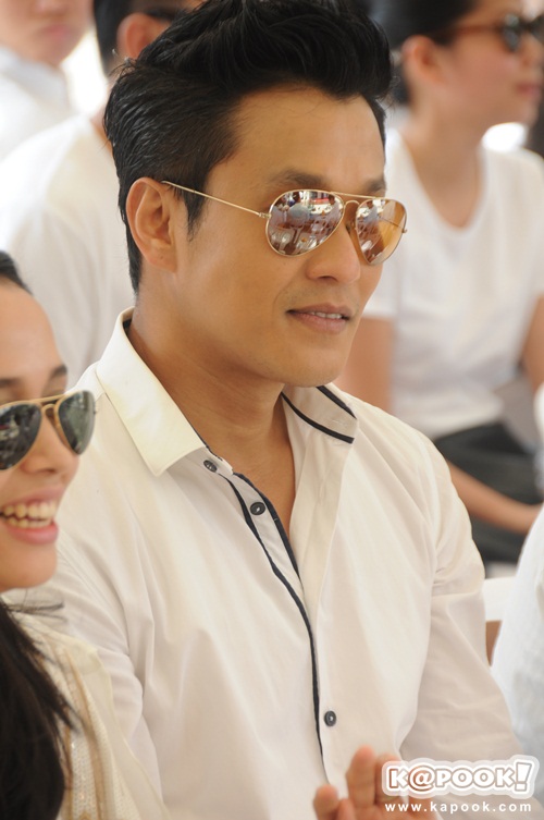 พิธีไหว้ครูและครอบครู บริษัท พอดีคำ ประจำปี 2558