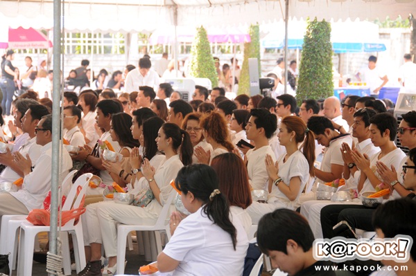 พิธีไหว้ครูและครอบครู บริษัท พอดีคำ ประจำปี 2558