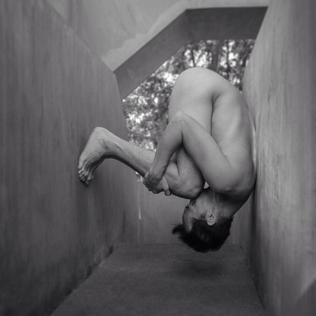 อนัน อันวา เปลือยทั้งตัว โชว์ Free Running